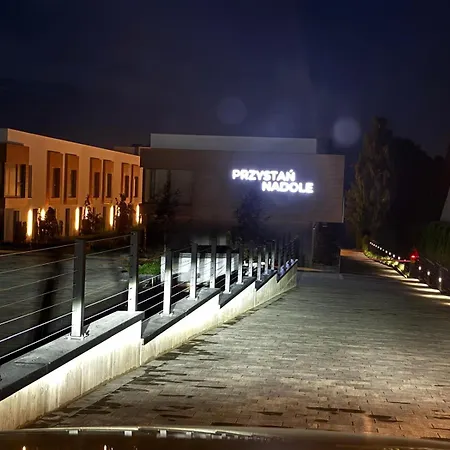 Przystan - Moments Nadole